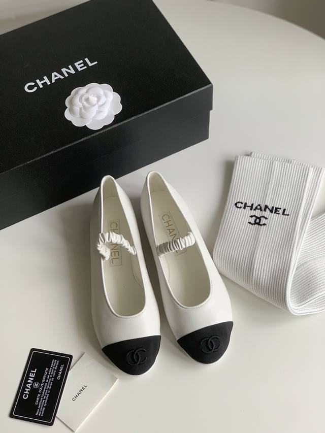 Chanel 24新款玛丽珍芭蕾舞鞋 袜子单独购买25 可甜可咸 搭配袜子穿也好看 鞋面内里垫脚羊皮 真皮大底 Size:35-40