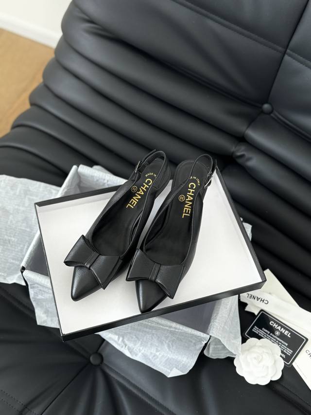 Chanel 24P新品蝴蝶结高跟凉鞋 鞋面采用进口小牛皮 内里垫脚均为羊皮 意大利进口真皮大底 码数 35-39 40 41定制