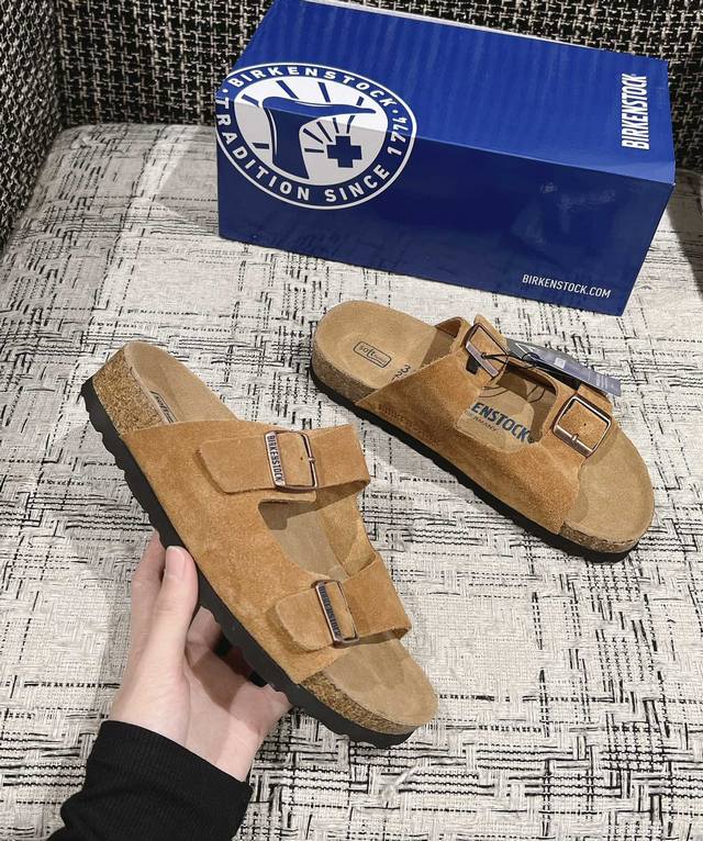 出厂 Birkenstock博肯德国窄版arizona博肯夏季软木软底一字凉拖 拖鞋 Bk博肯鞋 家喻户晓 每个时尚博主都爱的单品 非常好搭配 一年可以穿三季的