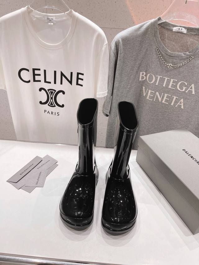 高版本出厂 Balenciaga 巴黎世家 2024新款雨靴 时髦精必备 整体线条流畅性保持跟原版一致 开模tpu一体成型 原版注塑成型 内里 原版开模eva发