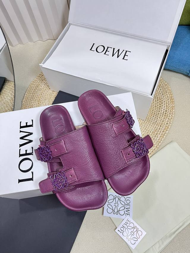 出厂价: 男+10 情侣款 罗意威 Loewe开春新款 凉拖鞋 Ease三连花瓣头 全皮包裹博肯鞋 羊皮材质 舒适度极高 非常具有辨识度 美貌与实用并存舒适而不