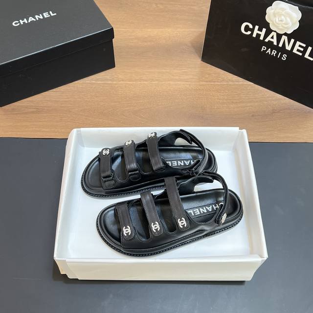 高版本 爆款 Chanel香奈儿最新款凉鞋 沙滩凉鞋 真皮大底 35-39 40-42定做不退换