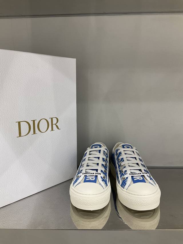 冲量价: Dior 刺绣帆布鞋 全系列配色发售 Size:35-41
