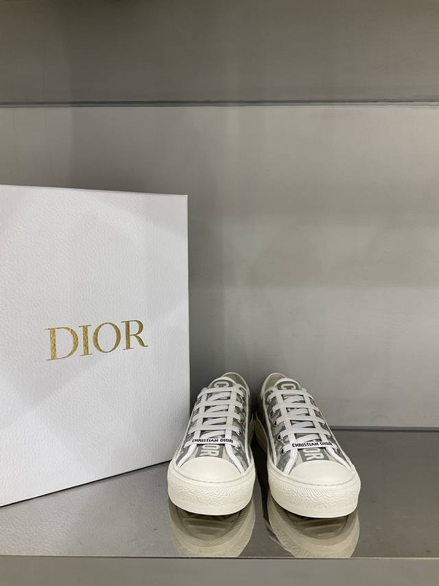 冲量价: Dior 刺绣帆布鞋 全系列配色发售 Size:35-41