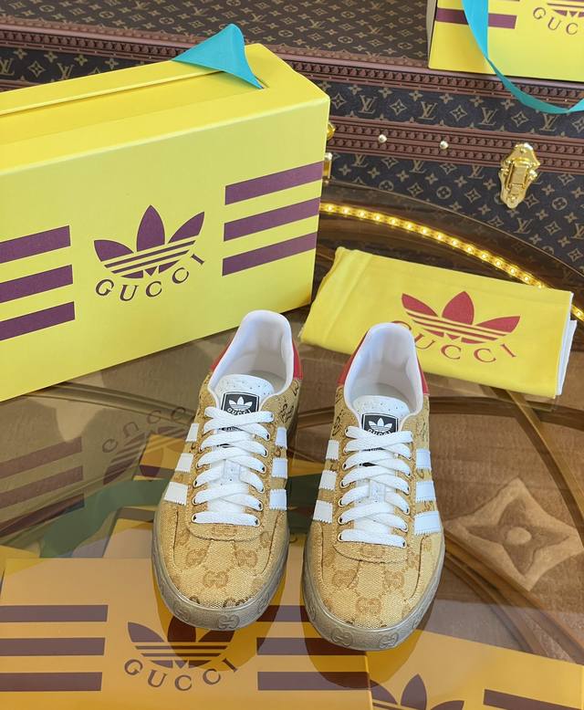 出厂价 Gucci Adida S古驰三叶草 联名款 意大利2022时装周走秀款 德训鞋休闲鞋 独家首发#正确拼接联名鞋盒 内附鞋带 同步专柜#Gucci Ad