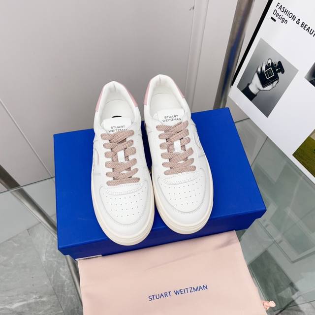 顶级版本 G090休闲鞋stuart Weitzman高版本sw低帮休闲运动鞋华丽焕新经典系带款小白鞋，全新上线 恩缇韦曼专门为女性量身打造定制鞋楦，致力于为每