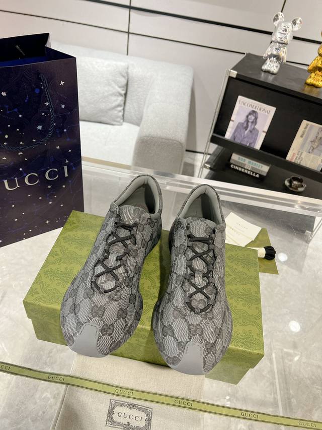 男码 Gucci Run 系列 23Ss 新款 水转印运动鞋 专柜购买原版一比一打造 所有细节 材料 全部跟你在专柜买到的都一样 码数:男39-44