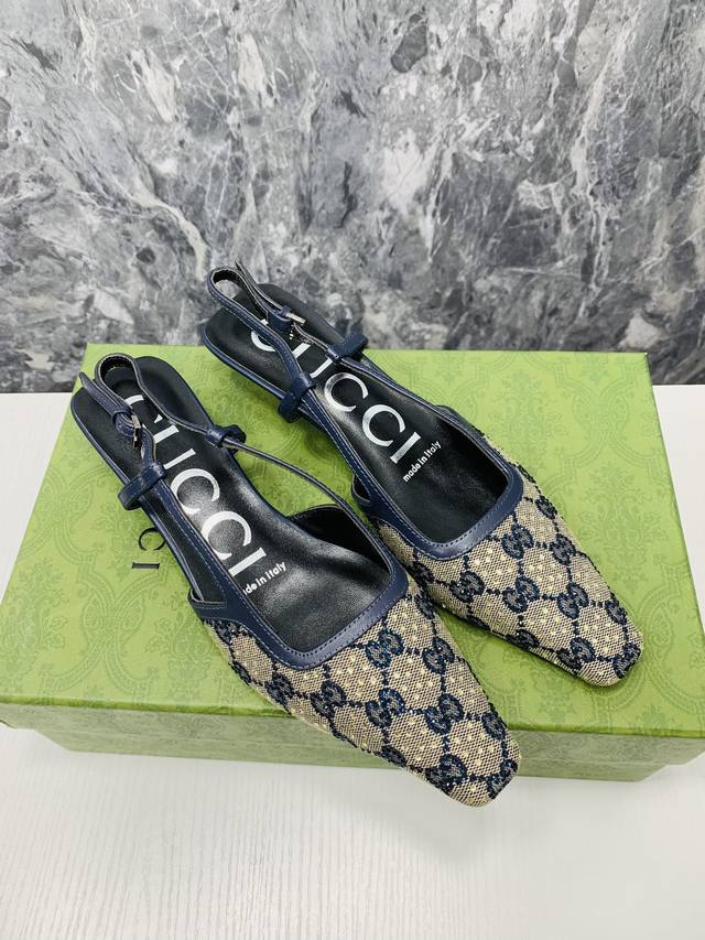 2022春季新款 Gucci & Vintage中古烫钻网纱凉鞋 这系列凉鞋太好看了，必入款。 Vintage的东西就是这样，越久越有味道 网纱搭配logo烫钻