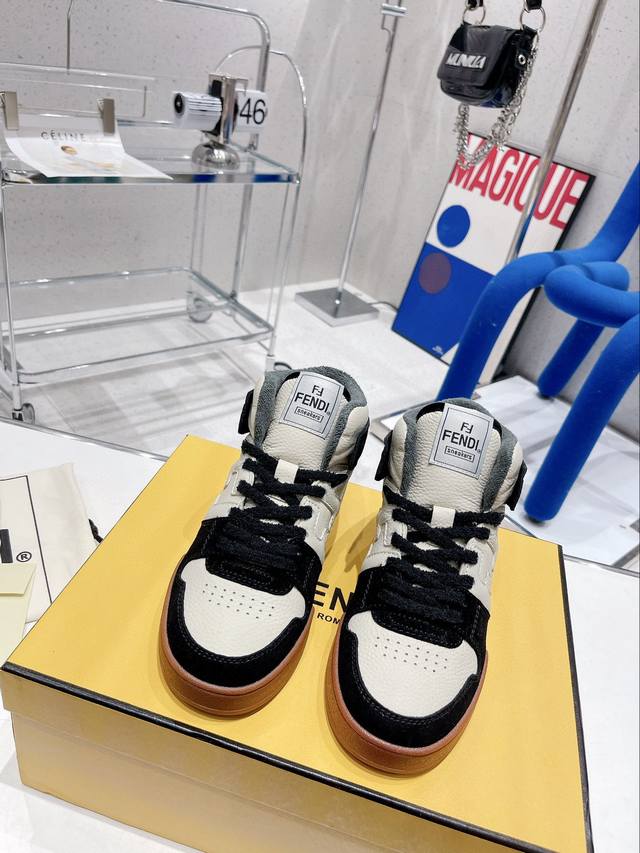 出 高帮款 Fendi芬迪2022新款高帮板鞋休闲运动鞋 Fd Match 原版购入 一比一复刻 设计师kim Jones打造的首款运动鞋fendi Match