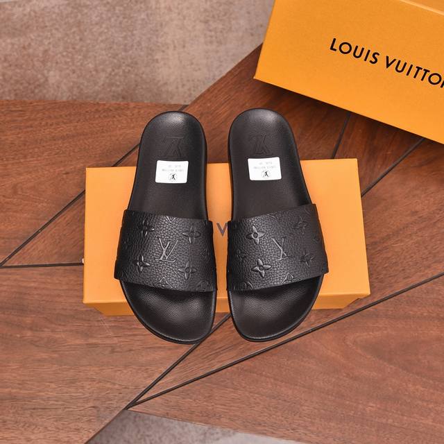 Lv专柜同步新款 牌奢品男士拖鞋，休闲宽松舒适型。上图片必爆款 Size：35～46