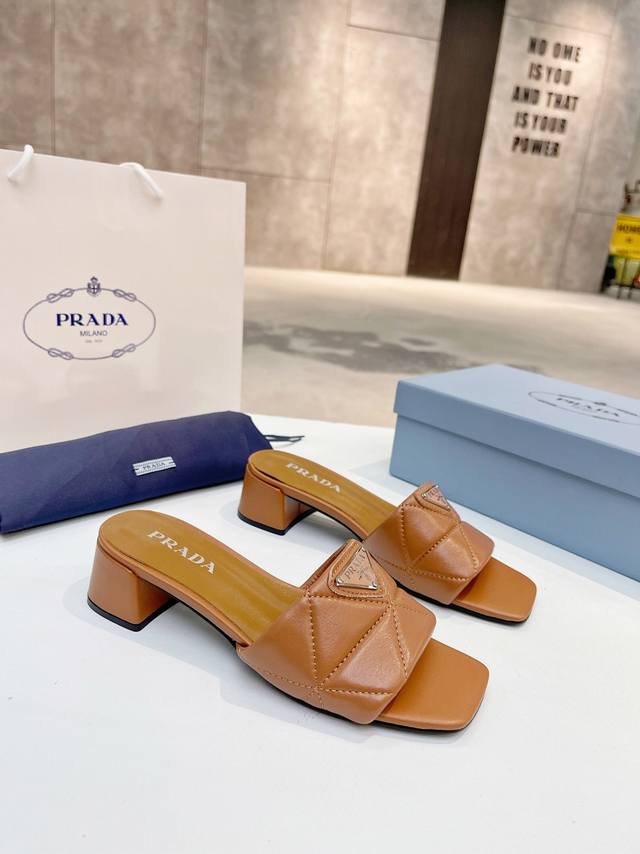 普拉达 Prada.,⑥色任选，码数：35-43，平底￥ 。粗跟￥ 真皮底+30