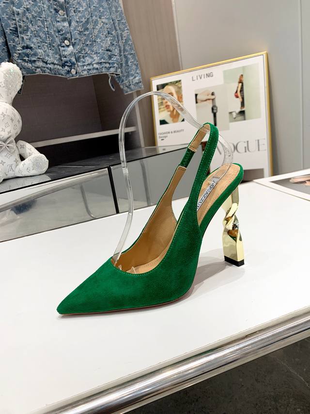 独家顶级版本 Aquazzura 菠萝2023Vs春夏最新爆款凉鞋系列 套带金属异形状跟凉鞋 创意极简设计，时尚新潮，款式轻盈优雅、创意菠萝高跟璀璨夺目，延续意