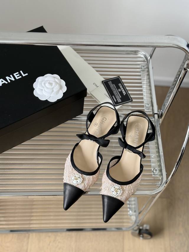 Chanel 24C早春新款凉鞋 独家开模对版后跟 高版本高品质，全颜色做齐全～ 欢迎主推 鞋面牛漆皮 原版妮布 内里羊皮 真皮大底 Size:35-40