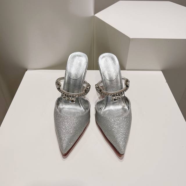 顶级版 原版盒 Christian Louboutin 2024S原版做货重工cl半拖高跟凉鞋～ 鞋面: 尖头设计的外表，水晶链条围着脚背，不食人间的仙女外表下