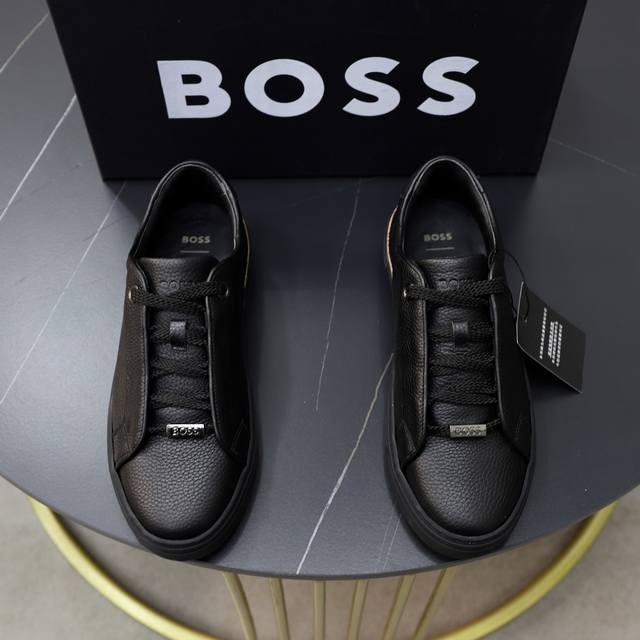 出厂价 顶级原单boss 最新上市、进口原版牛皮面、高级原版图案。高端1:1开模定制，原版大底，更轻便，防滑。时尚主打潮流，百搭爆款。散发时尚休闲气息，时尚就在