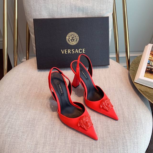 厂批 Versace 最高版本 范思哲 早春新款真丝水钻尖头高跟鞋 _______________________________ 海外热销冠军 Yb一致原鞋开