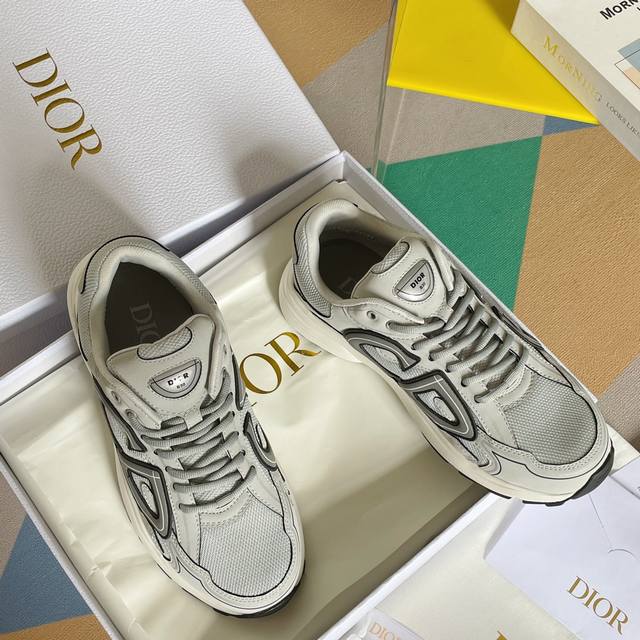 顶级版本： 莞货 Dior 迪奥最新配色b30系列 反光 老爹运动鞋 原版9030购入开发 做货 全新b30运动鞋 顺应复古市场的趋势的 Dad Shoes风格