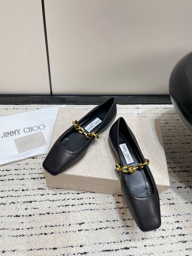 Jimmy Choo* 吉米周 Jc 2024新款平底链条 单鞋 Kari系列新款时装平底鞋，优雅大气鞋型，时髦耐看，穿着舒适跟脚，时尚个性始于足下，优雅气质，