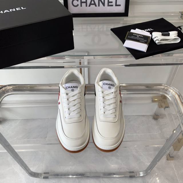 Chanel新款熊猫运动鞋 顶级版本 原版购入开发 网红博主的挚爱 超高人气款 进口牛皮鞋面 羊皮内里 原版tpu大底 Size:35-40