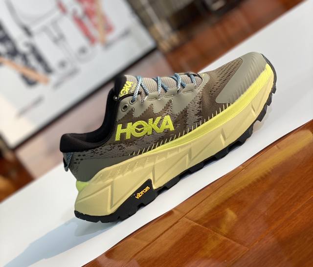 Hokaoneone 男女款天际线义徒步鞋 Skyline- Floatx缓震动态推进天际线义融合了越野鞋设计灵感与多重科技旨在打造更轻快有活力的徒步鞋中底使用