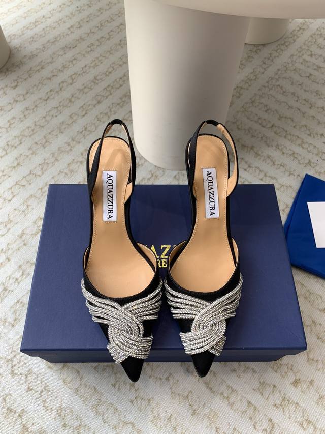 Aquazzura 24Ss 惊艳火爆款、菠萝 王室贵族的钟爱雍容华贵、气质高雅、到手如图柜级品质 进口真丝 Pv C透明片面料．璀璨别致水钻饰扣、小羊皮内里、