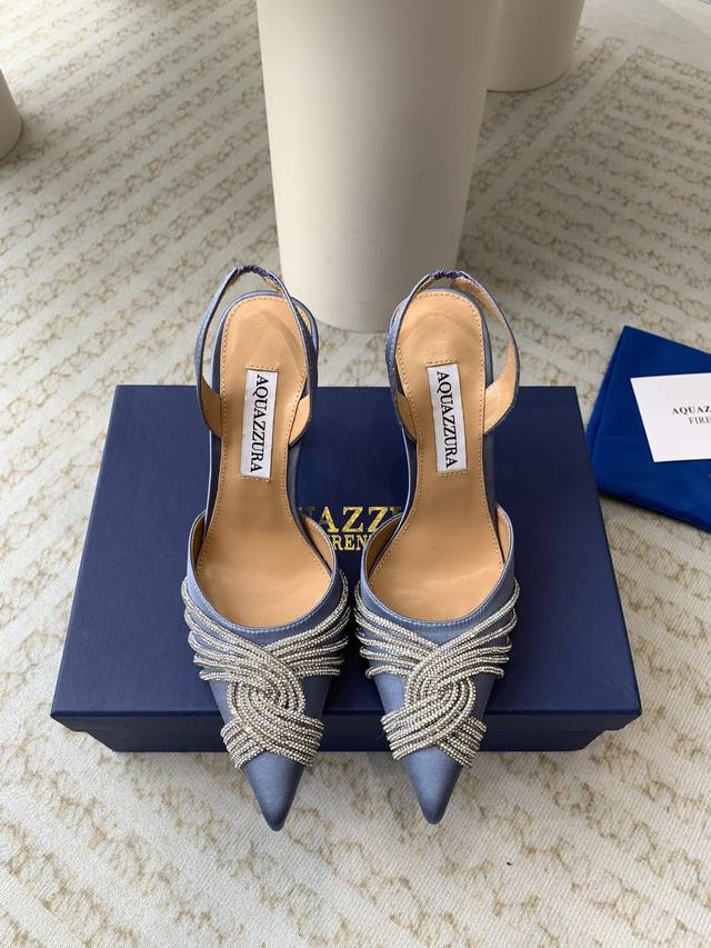 Aquazzura 24Ss 惊艳火爆款、菠萝 王室贵族的钟爱雍容华贵、气质高雅、到手如图柜级品质 进口真丝 Pv C透明片面料．璀璨别致水钻饰扣、小羊皮内里、