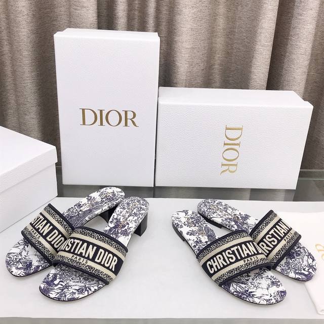 平底 高跟 Dior ~D家2023新款女拖鞋 ，字母logo立体刺绣凉鞋 鞋面：鞋面原版一致高温水溶棉质电绣科技面料 内里：水染羊皮内里 大底：意大利真皮大底