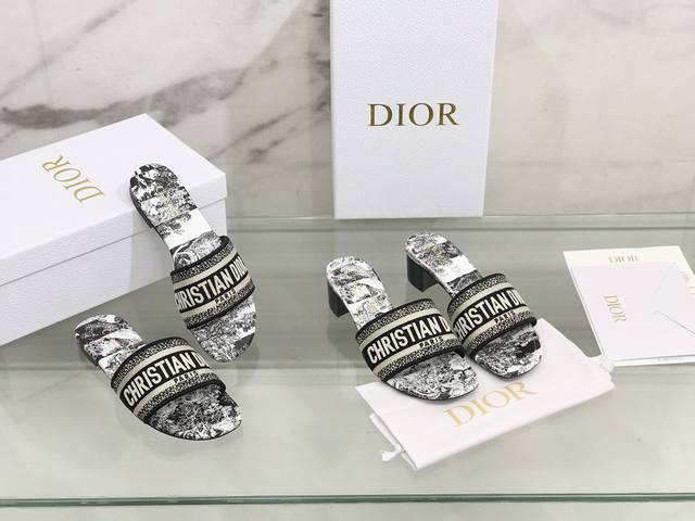 平底 高跟 Dior ~D家2022新款女拖鞋 ，字母logo立体刺绣凉鞋 鞋面：鞋面原版一致高温水溶棉质电绣科技面料 内里：水染羊皮内里 大底：意大利真皮大底