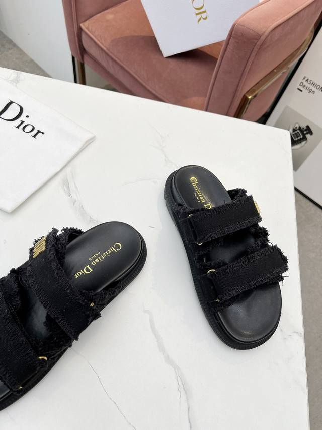 冲量价: Dior字母拖鞋爆款，多个色可选，国内第一双原版巴黎人肉带回一比一开模..全网正确版本最快出货各个部位都是正品开模，拒绝看图做货，市场目前唯一正确版本