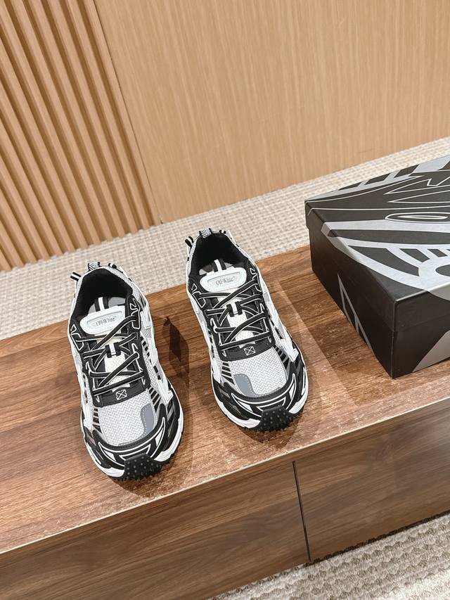C/O Virgil Abloh 2024S Ow情侣款最新款跑鞋 百分百原盒正确版 原楦原纸板数据开发，4层分离大底 鞋面采用3D立体打印和多种材料拼接而成