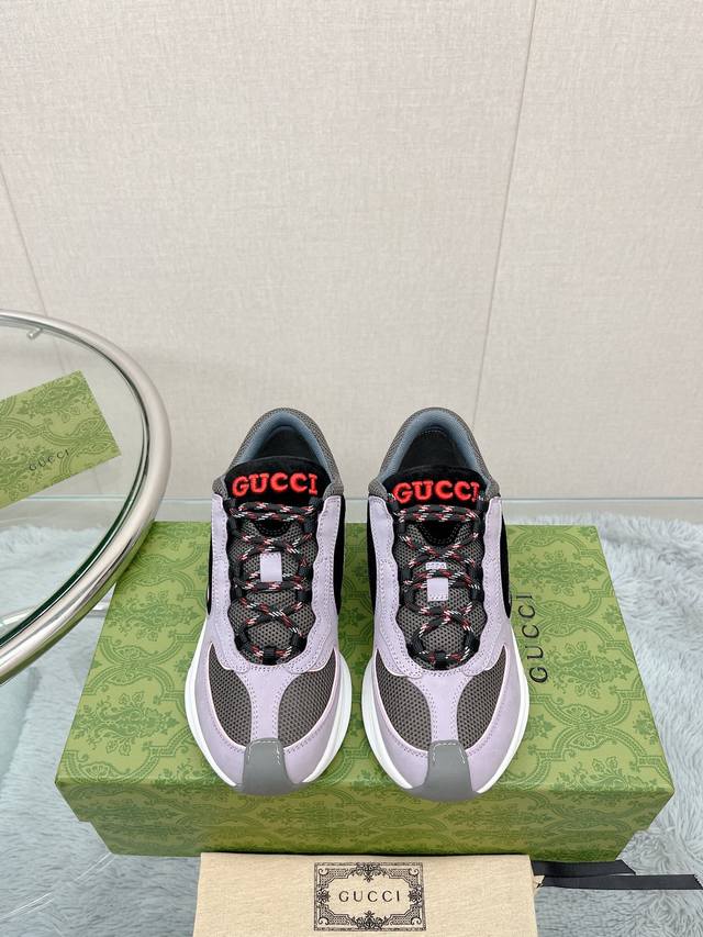 女款 男款 - 顶级品质 Gucci 新款run系列运动鞋 这一单品的设计从运动世界中汲取灵感，透过品牌视角焕新演绎，匠心融入醒目的品牌标识细节。这双流线型运动