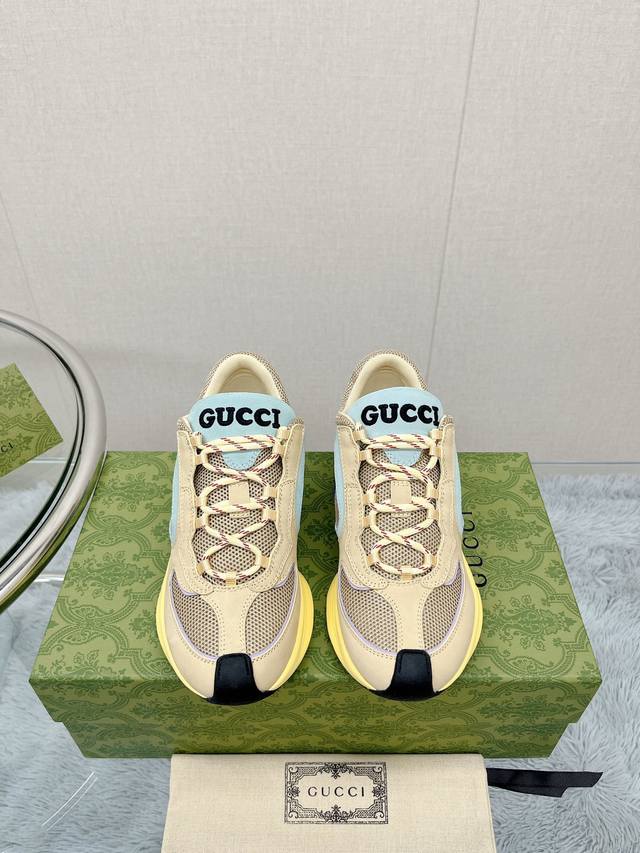 女款 男款 - 顶级品质 Gucci 新款run系列运动鞋 这一单品的设计从运动世界中汲取灵感，透过品牌视角焕新演绎，匠心融入醒目的品牌标识细节。这双流线型运动