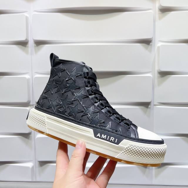 Amiri Stars Court 帆布低帮厚底星星休闲板鞋 Amiri Pf340系列帆布低帮板鞋 经典板鞋版型设计 款式时尚 小牛皮与帆布拼接鞋面 品牌字母