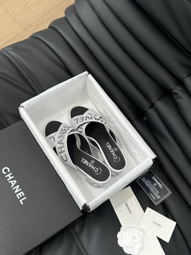 P Chanel24P早春系列烫钻拖鞋 新款抢先发售 原版烫钻工艺 内里垫脚羊皮 真皮大底 Size:35-39