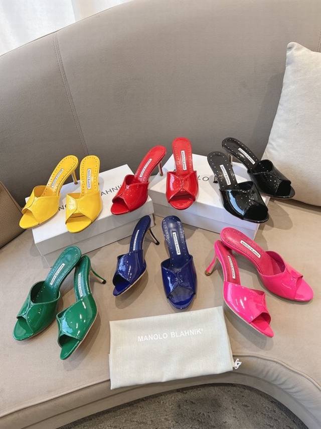 Manolo Blahnik 新款，让人爱不释手的拖鞋！恨不得一年四季都穿，妥妥的精致松弛感！ 进口柒皮，羊皮内里，进口真皮大底，跟高7.5Cm 35-39，