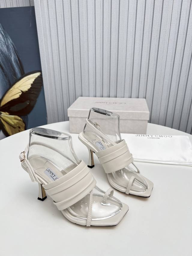 出厂 Jimmy Choo 吉米周 是一个非常全面之尊贵时尚生活品牌， 香港,美国等大时尚博主及明星的同款表带女士高跟，中跟，平跟后空凉鞋系列。 澳大利亚尖头 - 点击图像关闭