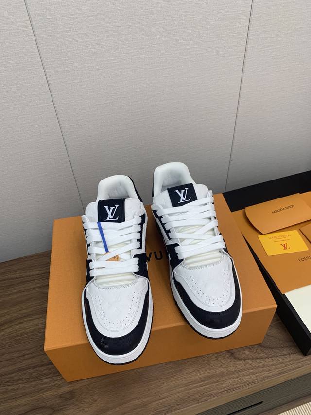 Louis Vuitton 路易威登 Trainer Sneaker 时尚百搭低帮休闲板鞋 男女同款 飞机盒 顶级版本 胖嘟嘟 牛仔布拼皮 情侣感情杠杠款 码数