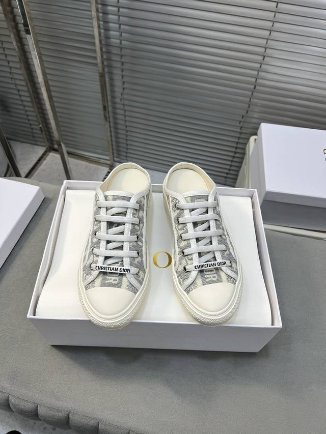 出厂 顶级版 -燃爆全球代购圈的dior-J'Adior系列walk'N'Dior重工立体刺绣字母减龄厚底帆布球鞋！ 采用：台湾定制高密度帆布+定制级哑光羊皮内