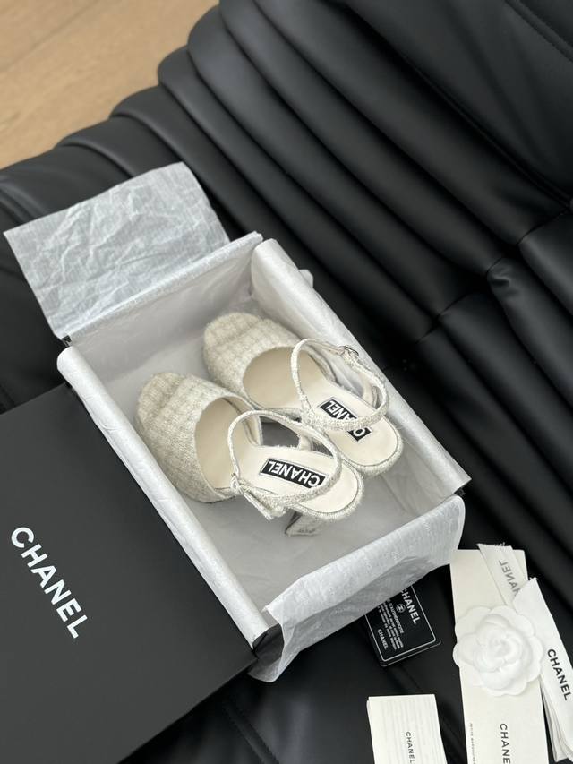 Chanel 24S早春新款鱼嘴系列玛丽珍凉鞋 一如既往的高版本 经典防水台版面 鞋面内里羊皮 真皮大底 Size:35-39 其他码数定