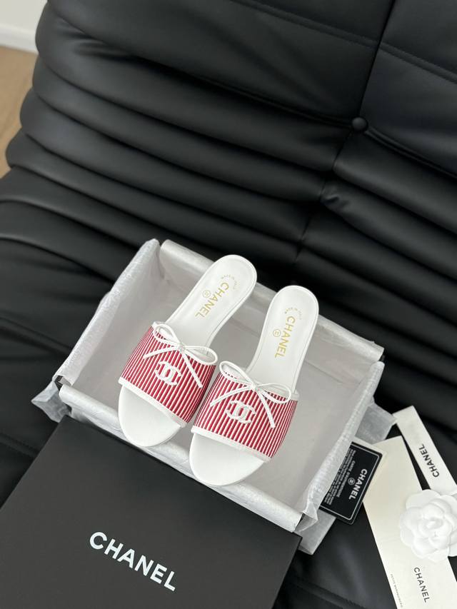 Chanel 24P新款拖鞋 顶级原版工艺！ 可可爱爱的拖鞋系列 鞋面采用绒布面料 内里羊皮 真皮大底 Size:35-39 其他码数定