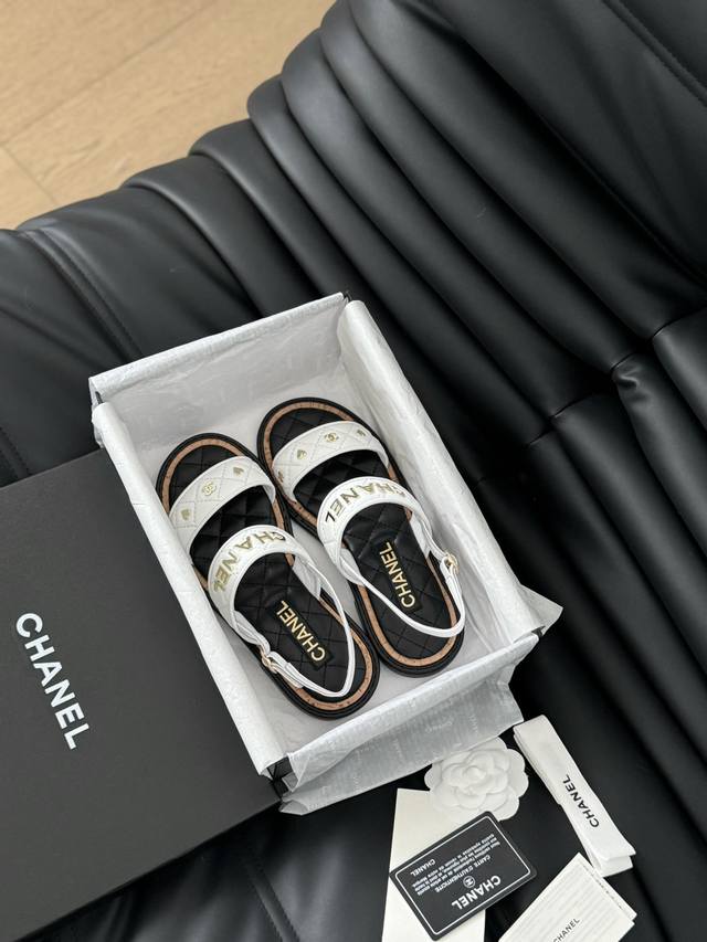 Chanel 24S春夏新款全系列链条凉鞋 全系列首发 专柜有的我都有！ 高版本高品质 跟高1.5 鞋面牛皮 内里羊皮 真皮大底 Size:35-39 其他码数