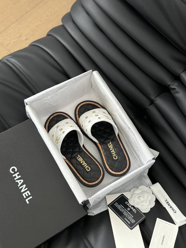 P Chanel 24S春夏新款全系列链条凉鞋 全系列首发 专柜有的我都有！ 高版本高品质 跟高1.5 鞋面牛皮 内里羊皮 真皮大底 Size:35-39 其他 - 点击图像关闭