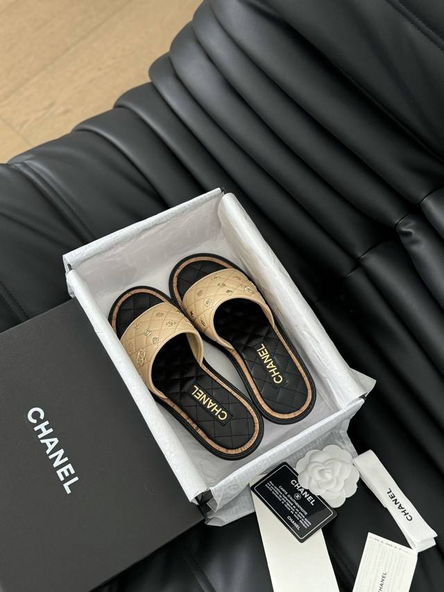 P Chanel 24S春夏新款全系列链条凉鞋 全系列首发 专柜有的我都有！ 高版本高品质 跟高1.5 鞋面牛皮 内里羊皮 真皮大底 Size:35-39 其他