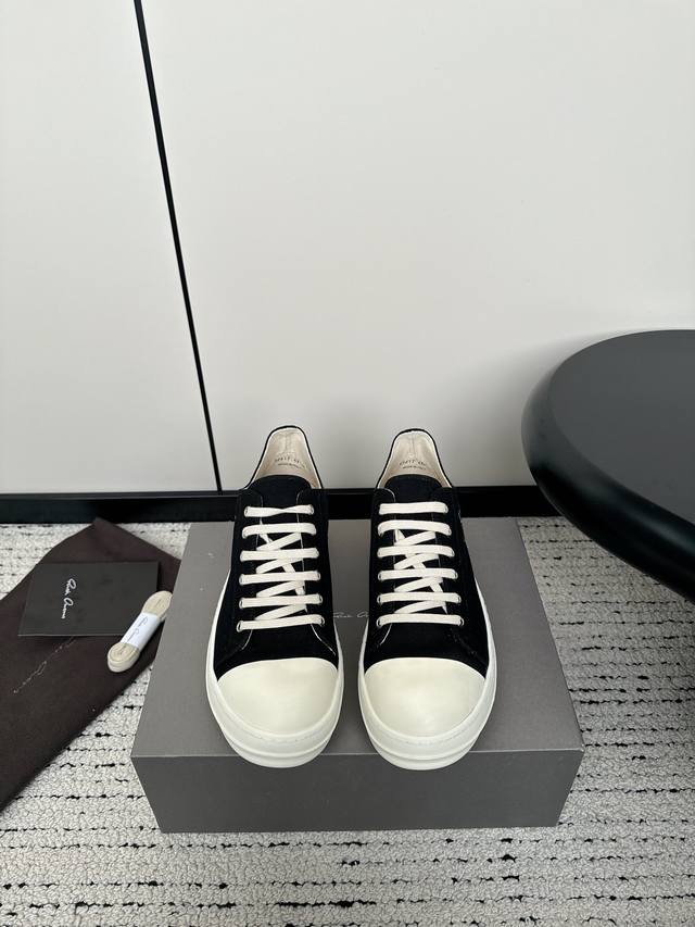 Rick Owens欧文斯 24Ss 新款情侣款复古板鞋黑暗系 休闲运动鞋 原版购入开发 做货 掌握时尚的默契，采用全粒面小牛皮，散发出品质与独特设计的高级光芒
