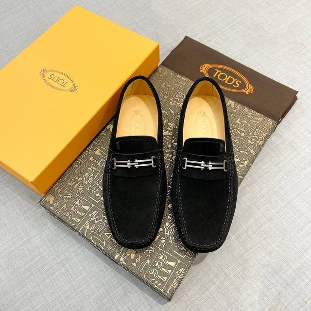 Tods 男士豆豆鞋 专柜同步新款 高端品质 磨砂皮杏色牛里.原版包装。黑色，尺码38-45。