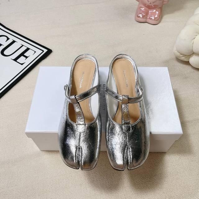 Maison Margiela 玛吉拉mm6家tabi分趾鞋 24Ss 独家新品 芭蕾舞平底分趾tabi 原版开模双层真底 原版套楦鞋型很大方 搭配各种风格都轻