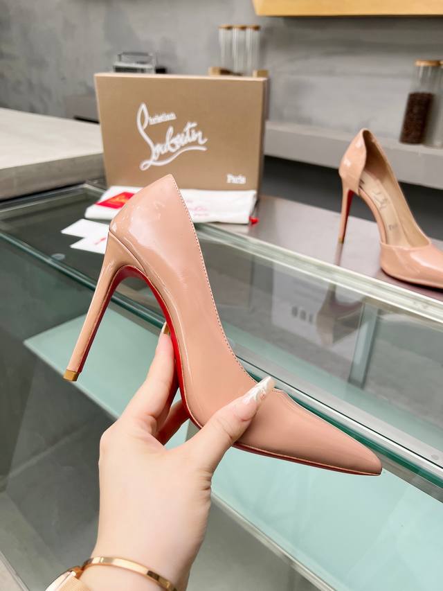 Christianlouboutin路铂廷 Cl红底鞋‖ 全球限量！来自拉斯维加斯的祝福灵感来自拉斯维加斯的炫彩霓虹 百年经典永不下架款 手工制作，精致工艺收藏