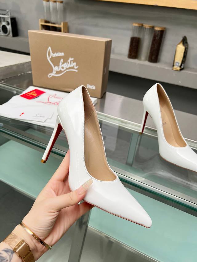 Christianlouboutin路铂廷 Cl红底鞋‖ 全球限量！来自拉斯维加斯的祝福灵感来自拉斯维加斯的炫彩霓虹 百年经典永不下架款 手工制作，精致工艺收藏