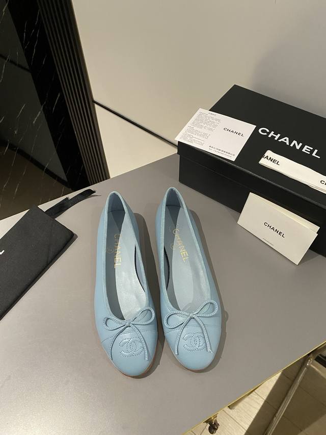 Chanel经典芭蕾舞鞋 皮底￥： Size：34 35 35.5 36 36.5 37 37.5 38 38.5 39 39.5 40 40.5 41 41.