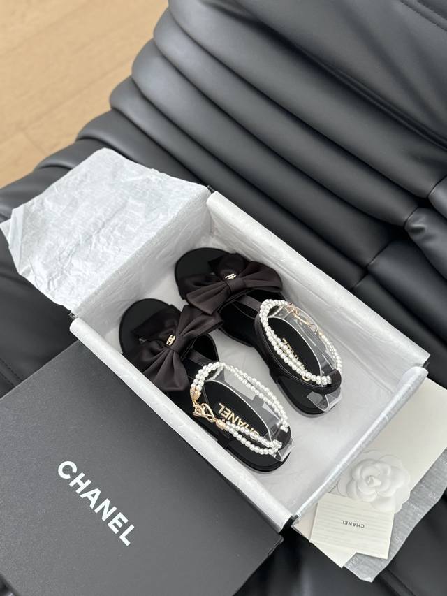 P拖鞋 凉鞋 Chanel 24S春夏新款蝴蝶结珍珠系列 一如既往的高版本 经典蝴蝶结版面 鞋面绸缎 羊皮 内里羊皮 真皮大底 跟高1.5 6Cm Size:3